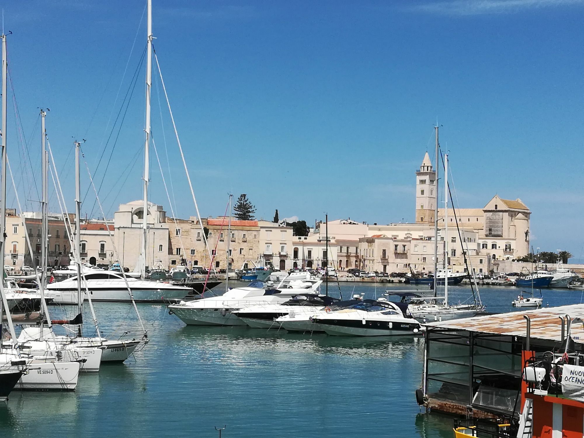 Ad Home Trani Exterior foto